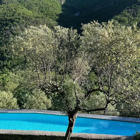 Cassa Di Loggia Sleeps 4 With Pool Colletta