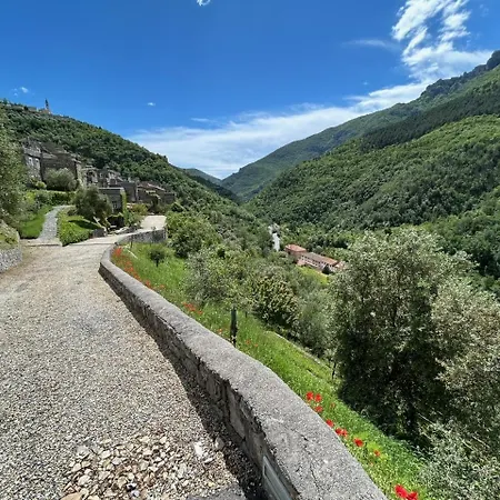 Cassa Di Loggia Sleeps 4 With Pool شقة